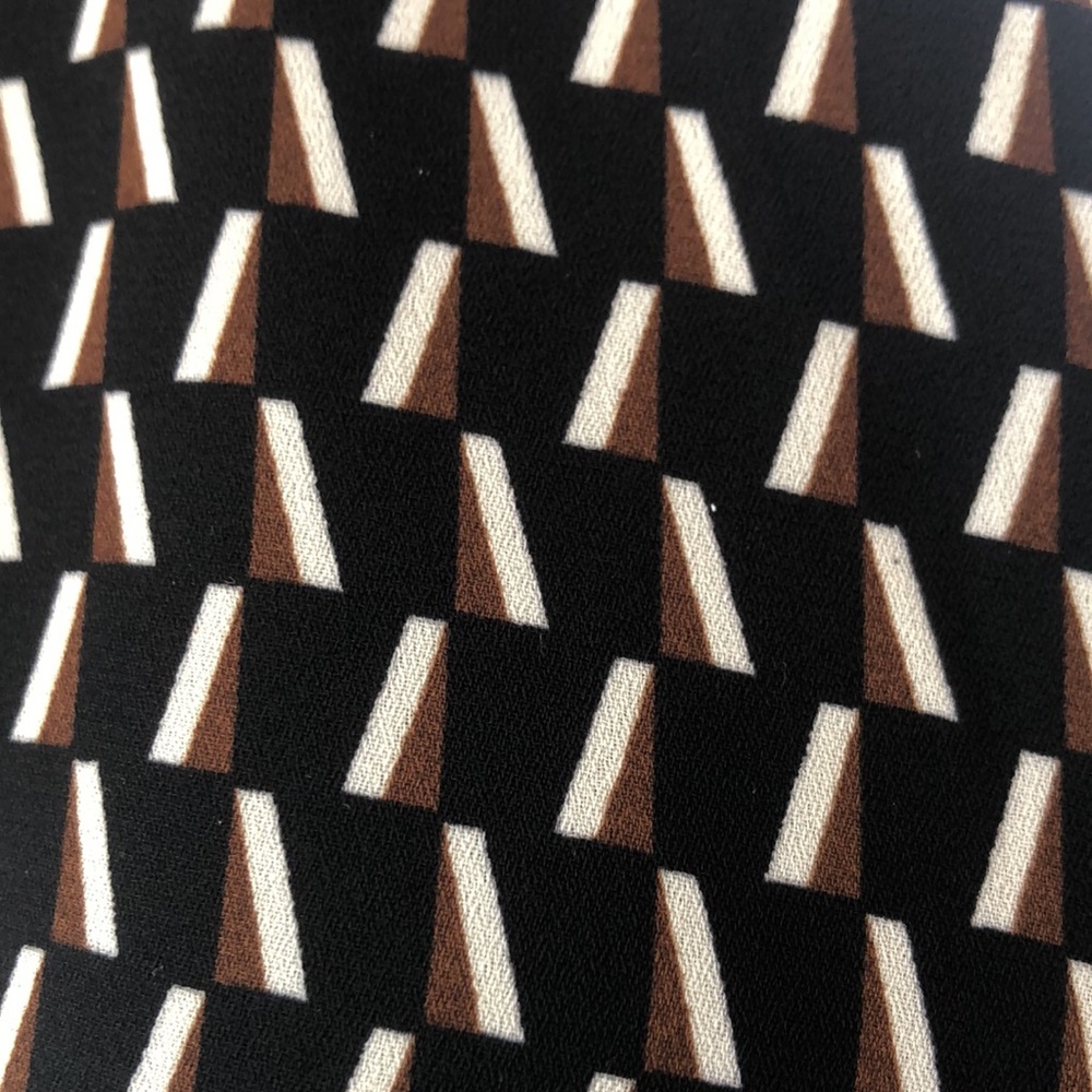 Vince Camuto Cap Sleeve Asymmetrical Wrap Blouse Geometric Print Sz S - Like New - Picture 6 of 11